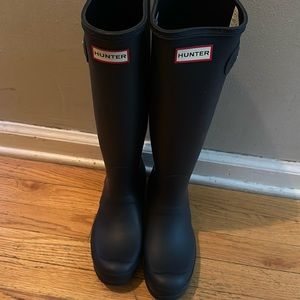 Size 8 Women’s Knee High Hunter Boots NEW IN BOX